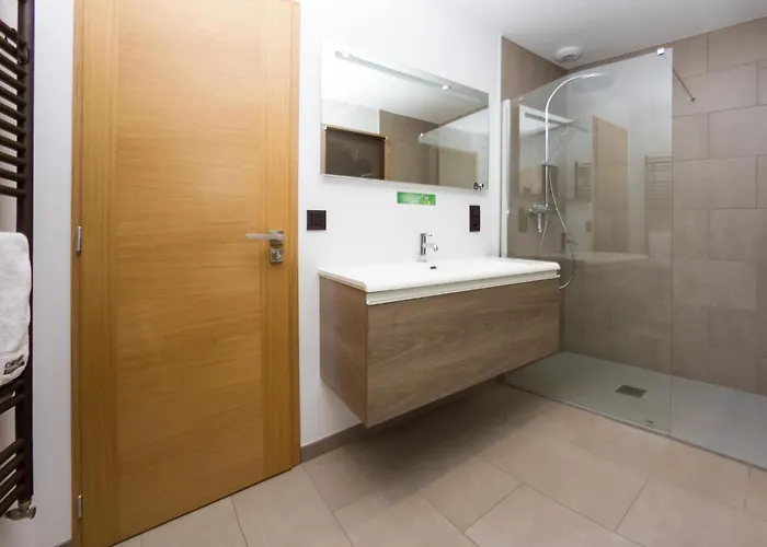 De L'ours - Baerenhuette By Interhome *